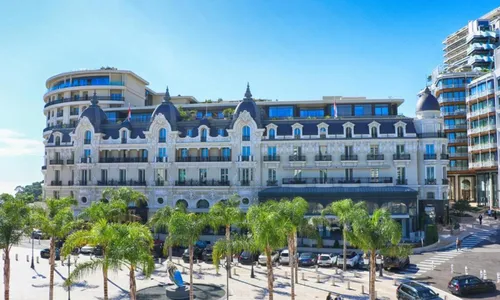 
					Diárias de R$ 100 mil: Virginia e Vini curtem hotel de 1º mundo; veja
				
				