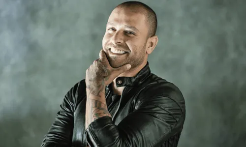 
					Diogo Nogueira brinca com nova aparência e divide opiniões: 'Devolve'
				
				