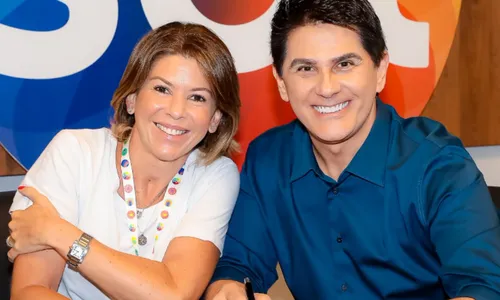 
				
					Diretora do SBT provoca César Filho após gafe 'Você está escutando?'
				
				