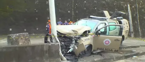 
					Dois PMs ficam em estado grave após baterem viatura em poste na Bahia
				
				