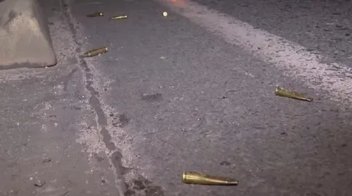 
					Dois homens morrem após troca de tiros com PMs na Avenida ACM
				
				
