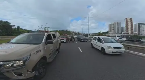 
					Dois morrem e um fica ferido após confronto com PMs em Salvador
				
				