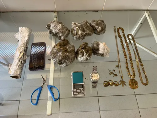 
					Dois suspeitos de tráfico de drogas são presos no interior da Bahia
				
				