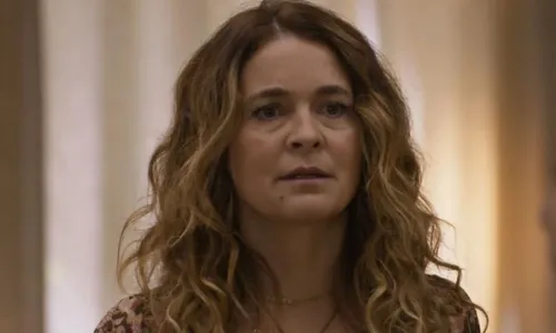 
					'Dona de Mim': Jaques comete deslize e entrega plano para Filipa
				
				