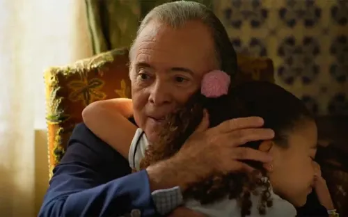 
					'Dona de Mim': Sofia é sequestrada e dá aviso a Leona
				
				