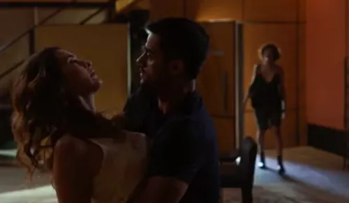 
					'Dona de Mim': Danilo vira herói e salva a vida de Filipa
				
				