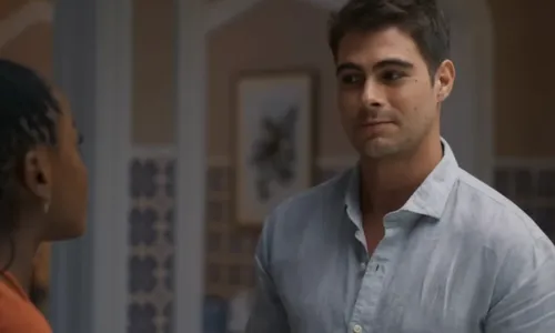 
					'Dona de Mim': Jaques arma encontro entre Vanderson e Sofia
				
				