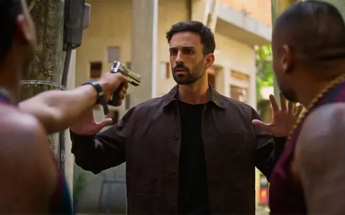 
					'Dona de Mim': Deco faz negócios com Vespa após ameaçar Nina
				
				