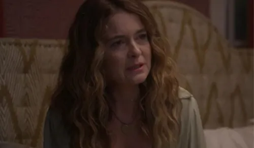   					'Dona de Mim': Filipa descobre quem matou Abel e surta com assassino  				  				