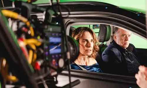 
					'Dona de Mim': Filipa surta e corre risco de vida após morte de Abel
				
				