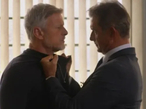 
					Dona de Mim: Jaques atropela Ricardo em cena explosiva e pior acontece
				
				