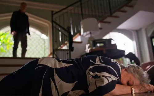 
					'Dona de Mim': Samuel surta e coloca vida de personagem em risco
				
				