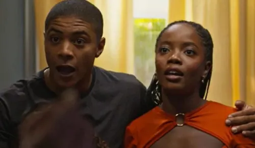   					'Dona de Mim': Leona chuta Samuel e corre atrás de Marlon  				  				