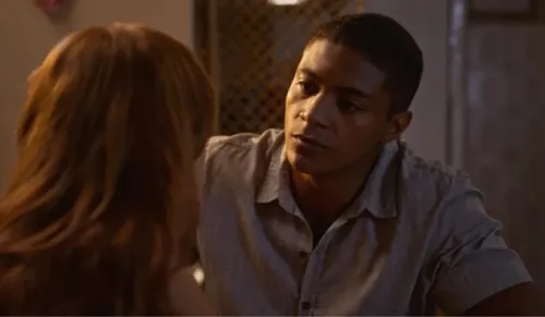 
					'Dona de Mim': Marlon surta ao ver Kami em clima íntimo com Ryan
				
				