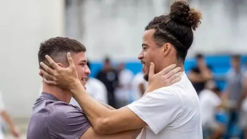 
					'Dona de Mim': Ryan é ameaçado e se vê diante de impasse fatal
				
				