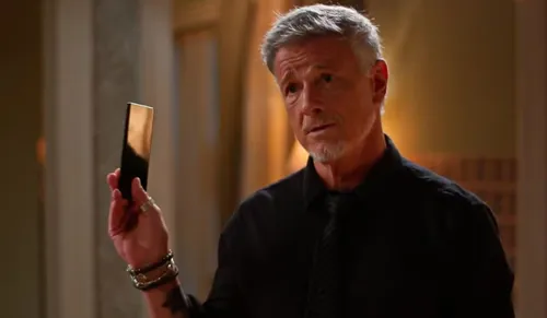 
					'Dona de Mim': Samuel e Jaques entram em briga e pior acontece
				
				