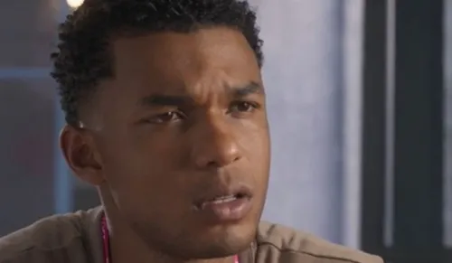 
				
					'Dona de Mim': Samuel entra em briga após armação de nova personagem
				
				
