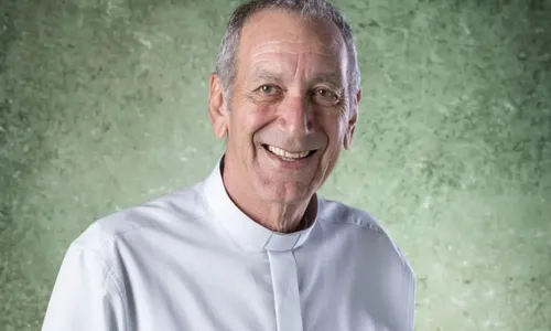 
					Dona de Mim: padre Paulo guarda segredo sobre Ellen antes de acidente
				
				