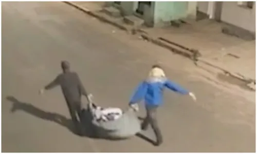 
				
					Dupla causa prejuízo de R$ 20 mil ao furtar trouxa de roupas na Bahia
				
				