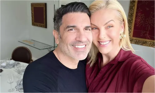 
					Edu Guedes teve '10%' de se salvar de câncer; chef fez 4 cirurgias
				
				