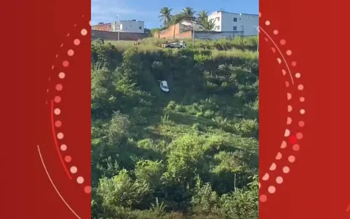 
				
					Empresário capota carro e morre após show da Timbalada na Bahia
				
				