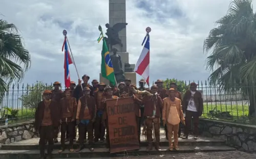 
				
					Encourados de Pedrão retornam às comemorações em Salvador após 12 anos
				
				