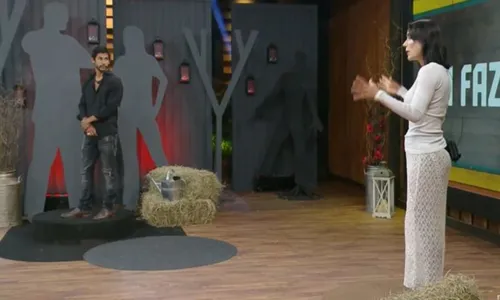 
					Enquete A Fazenda: Michelle é humilhada por Shia após acusação da web
				
				