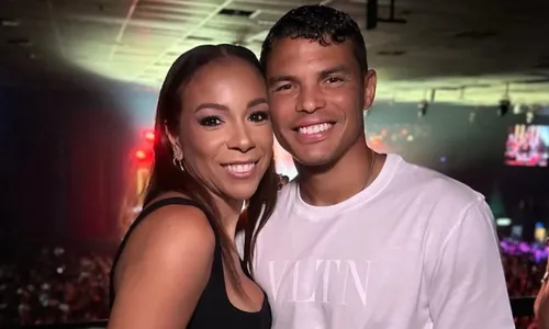 
				
					Esposa de Thiago Silva se revolta durante jogo do Fluminense
				
				