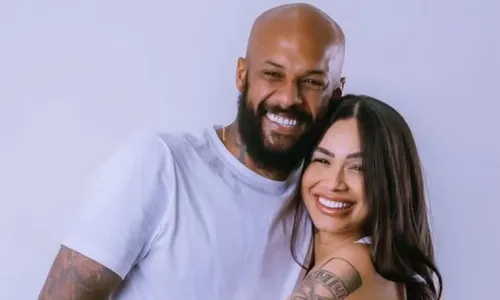 
					Esposa de ex-Botafogo expõe traições e anuncia separação: 'Não mereço'
				
				