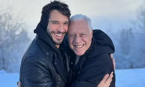 
					Esses pais e filhos famosos trabalharam juntos na TV e você não sabe
				
				