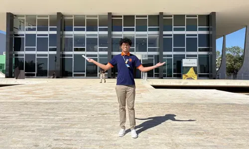 
					Estudante de 17 anos da Bahia assume vaga em programa do Senado
				
				