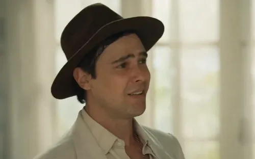 
					Êta Mundo Melhor: Candinho desmaia ao saber destino trágico de amigo
				
				