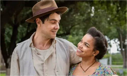 
					Êta Mundo Melhor: Candinho e Dita têm primeiro beijo, mas reação choca
				
				