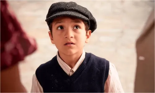 
					'Êta Mundo Melhor': autor cria reviravolta e desfaz casal gay da trama
				
				