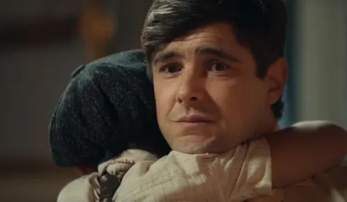 
					'Êta Mundo Melhor': Samir faz pedido inesperado e surpreende Candinho
				
				