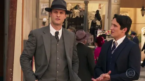 
					'Êta Mundo Melhor': autor cria reviravolta e desfaz casal gay da trama
				
				