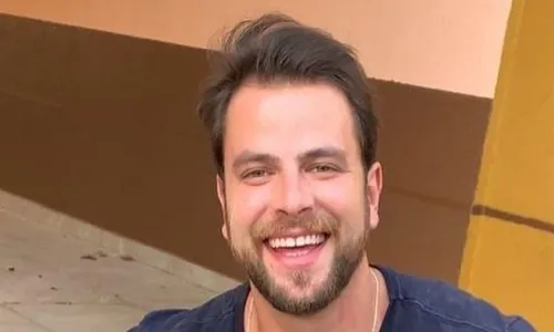 
				
					Ex-BBB Gustavo radicaliza em transformação visual; veja antes e depois
				
				