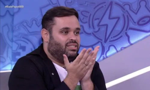 
					Ex-BBB Michel revela quanto ganha como motorista: 'Mais que professor'
				
				