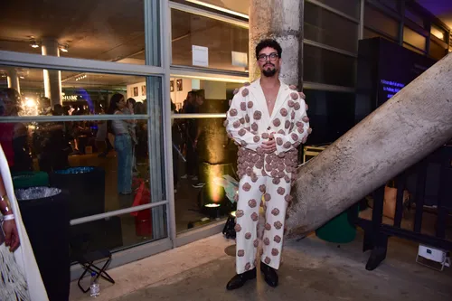   					Ex-BBBs Aline Patriarca e Vinicius combinam looks ousados no SPFW  				  				
