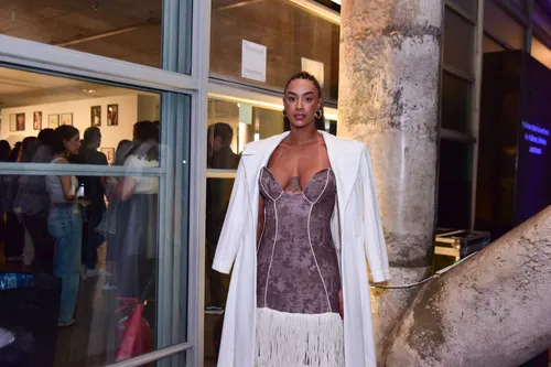   					Ex-BBBs Aline Patriarca e Vinicius combinam looks ousados no SPFW  				  				