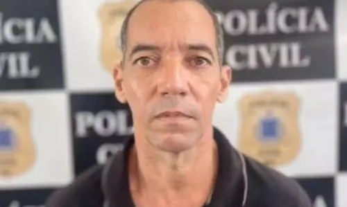 
					Ex-diretora de presídio teve romance com detento e ligação com facções
				
				