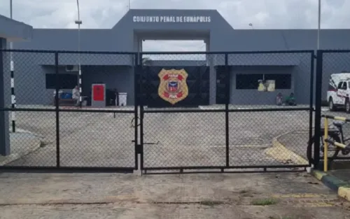 
					Ex-diretora de presídio teve romance com detento e ligação com facções
				
				