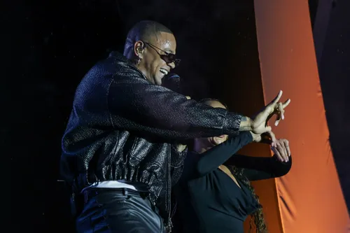 
					FIB 2025: clássicos de Ivete e agito de Léo Santana marcam 2ª noite
				
				