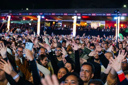
					FIB 2025: clássicos de Ivete e agito de Léo Santana marcam 2ª noite
				
				
