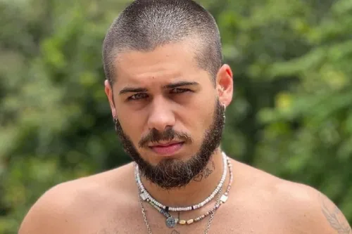 
					Virginia revela 'hiperfoco' em Felipe Amorim após receber flores
				
				