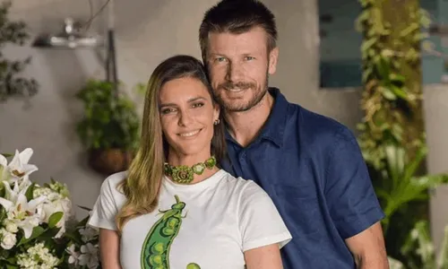 
				
					Fernanda Lima reclama de vida sexual com Rodrigo Hilbert; VÍDEO
				
				