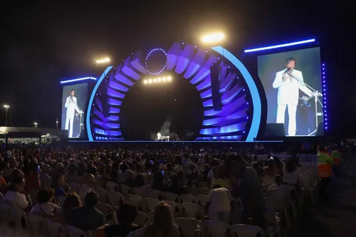 
					Festival Virada Salvador começa com Léo Santana, Xand Avião e Safadão
				
				