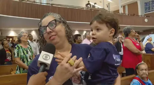 
					Fiéis celebram milagres no dia de Santa Dulce dos Pobres: 'Intercedeu'
				
				