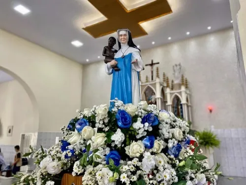 
					Fiéis celebram milagres no dia de Santa Dulce dos Pobres: 'Intercedeu'
				
				