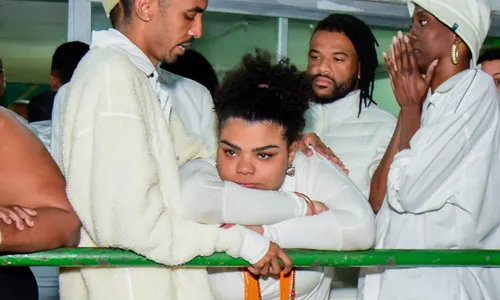 
					Filha de Arlindo Cruz cai no choro ao lembrar últimos momentos do pai
				
				